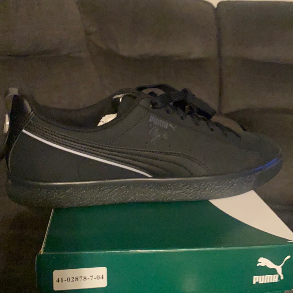 Black men’s sneakers